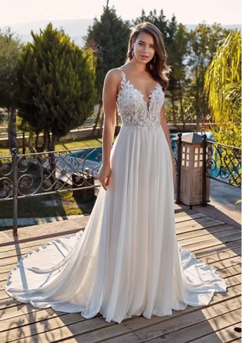 From Classic to Contemporary: Wedding Dress Silhouettes That Never Go Out of Style