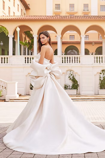 Ivory, Gold, or Blush - Which Color Should You Choose for Your Wedding Dress?